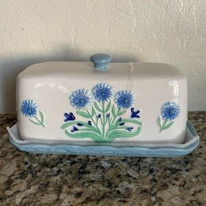 Potter’s Studio Blue Flowers Covered Butter Dish